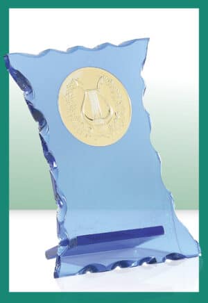 trophée en verre bleu