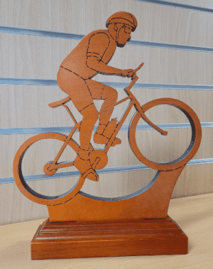 trophée en bois VTT