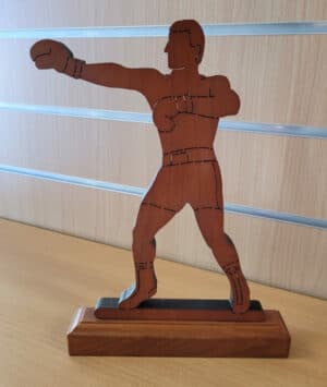 trophée en bois boxe